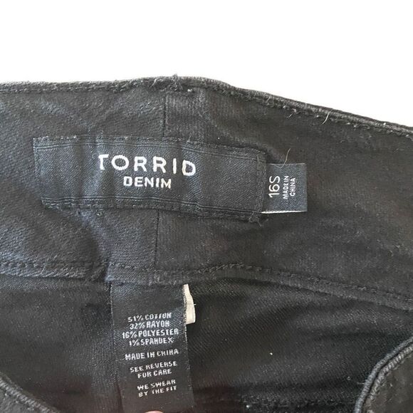 Torrid black distressed 16 short jeans ankle - Picture 3 of 8